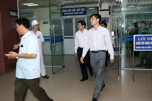 ປະທານປະເທດ ເຈືອງເຕີນຊາງ ຢ້ຽມຢາມ ບັນດານັກຮົບຖືກບາດເຈັບໜັກໃນເຫດການເຮືອບິນຕົກ